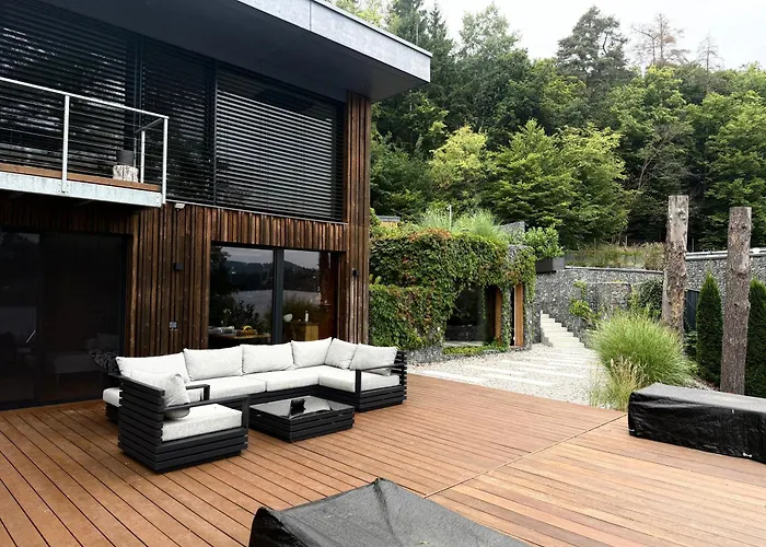 Hrdlicka Slapy Chalot *